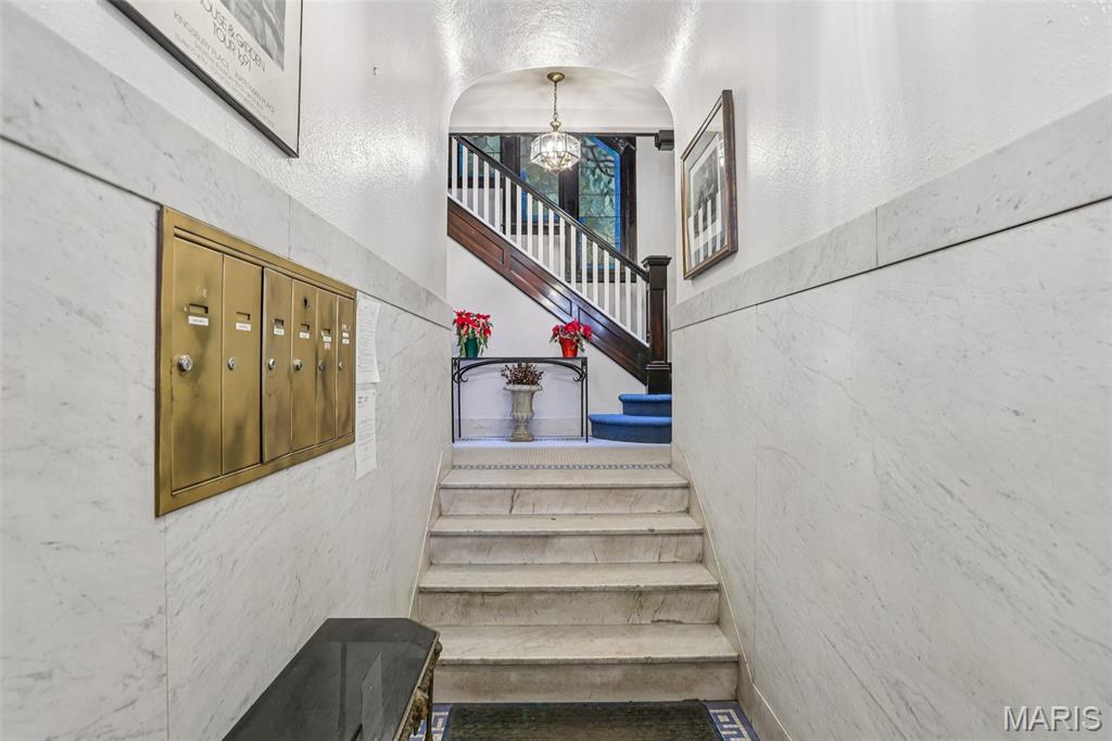 Waterman Condo 01 - Residential