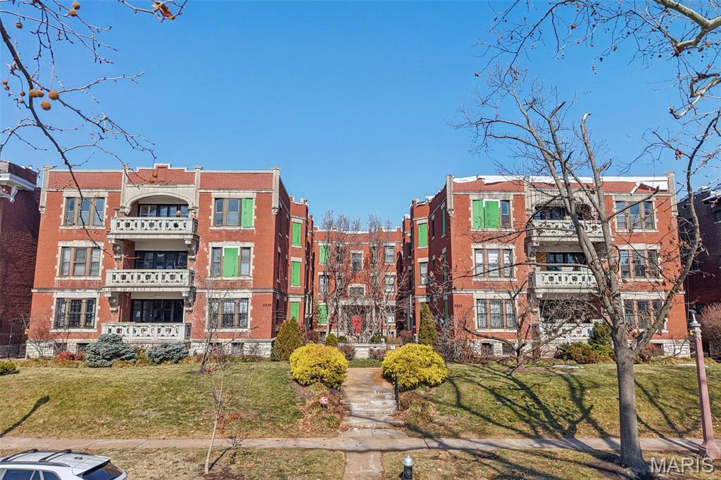 Waterman Condo 01 - Residential