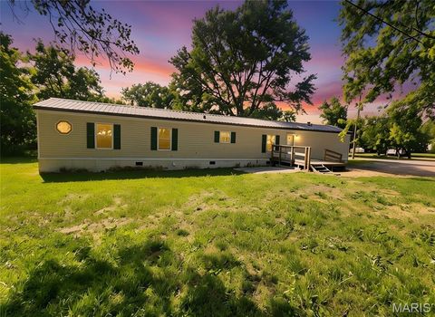 Tiny photo for 400 W Ruby Street, Conway, MO 65632 (MLS # 26030446)