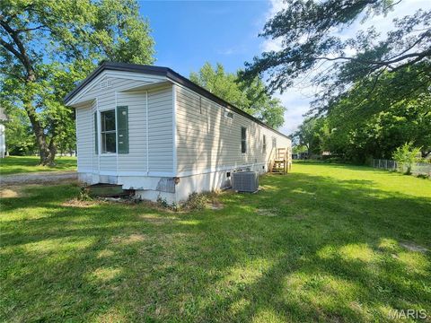 Tiny photo for 400 W Ruby Street, Conway, MO 65632 (MLS # 26030446)