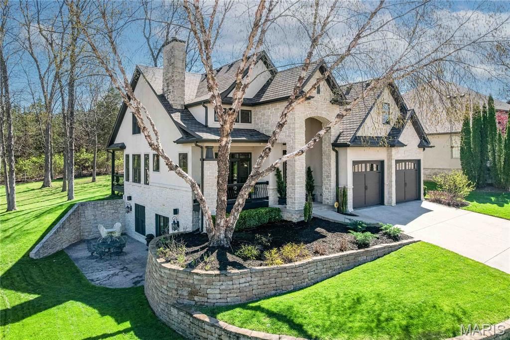 Photo of 1100 Old Hawthorne Drive, Columbia, MO 65201 (MLS # 26021134)