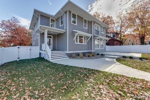 Tiny photo for 1041 N Bompart Avenue, Webster Groves, MO 63119 (MLS # 25076581)