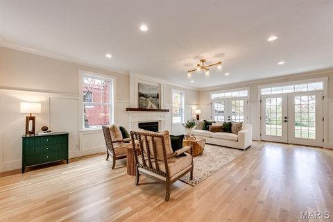 Tiny photo for 1041 N Bompart Avenue, Webster Groves, MO 63119 (MLS # 25076581)