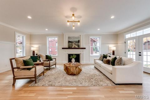 Tiny photo for 1041 N Bompart Avenue, Webster Groves, MO 63119 (MLS # 25076581)