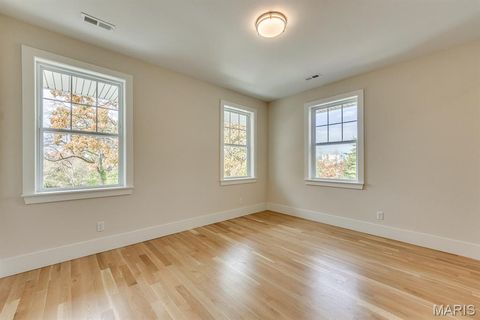 Tiny photo for 1041 N Bompart Avenue, Webster Groves, MO 63119 (MLS # 25076581)