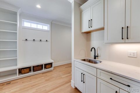 Tiny photo for 1041 N Bompart Avenue, Webster Groves, MO 63119 (MLS # 25076581)