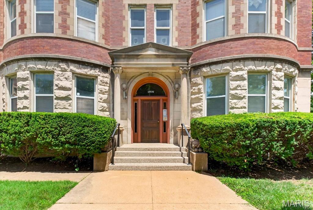 Photo of 4317 Lindell Boulevard #D, St Louis, MO 63108 (MLS # 26042459)