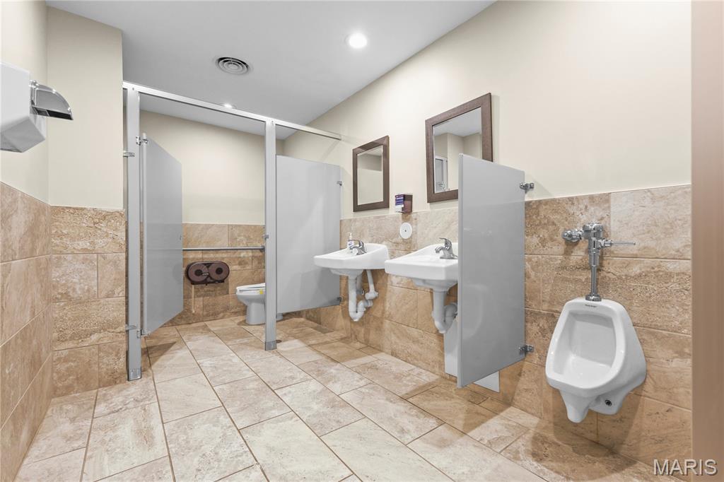 Adams - Commercial Sale