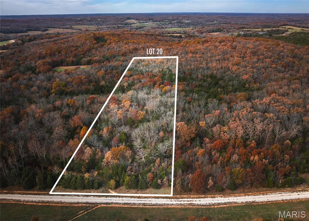 Whispering Oaks - Land