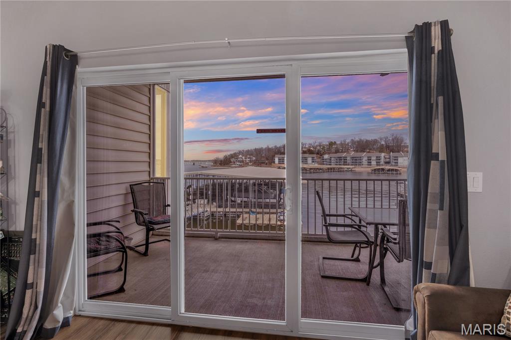 Robins at Waters Edge Condiminium - Residential