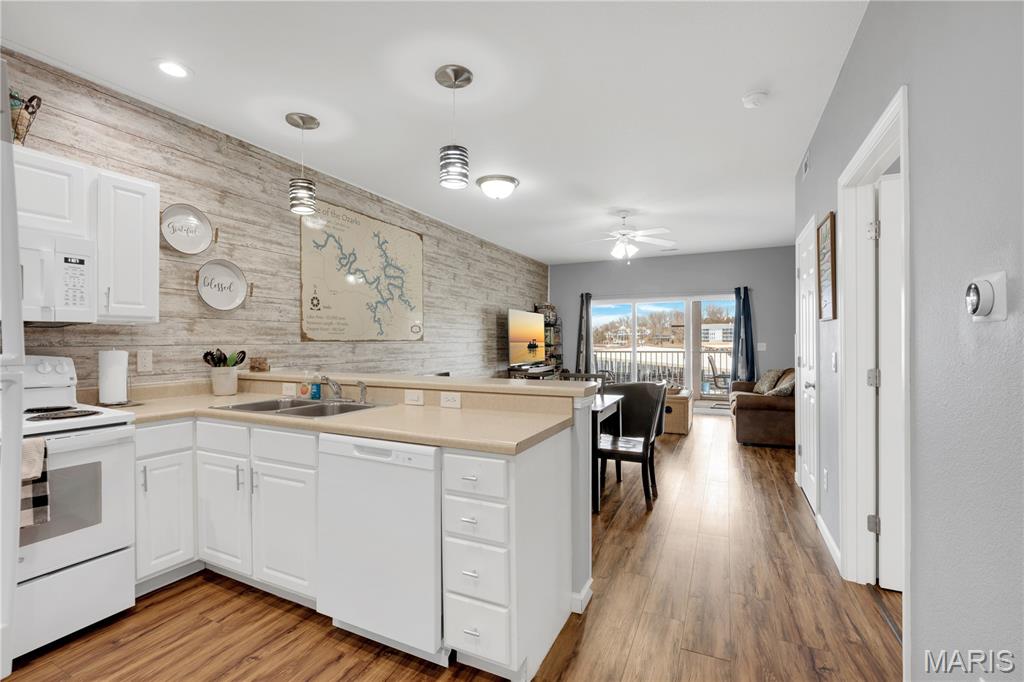 Robins at Waters Edge Condiminium - Residential