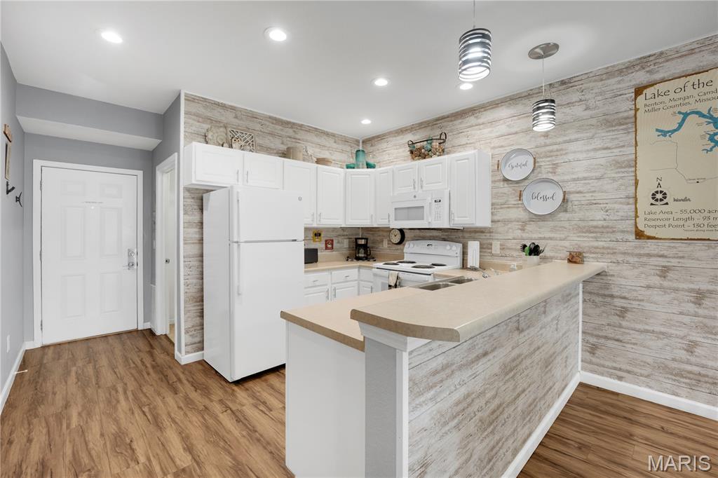 Robins at Waters Edge Condiminium - Residential