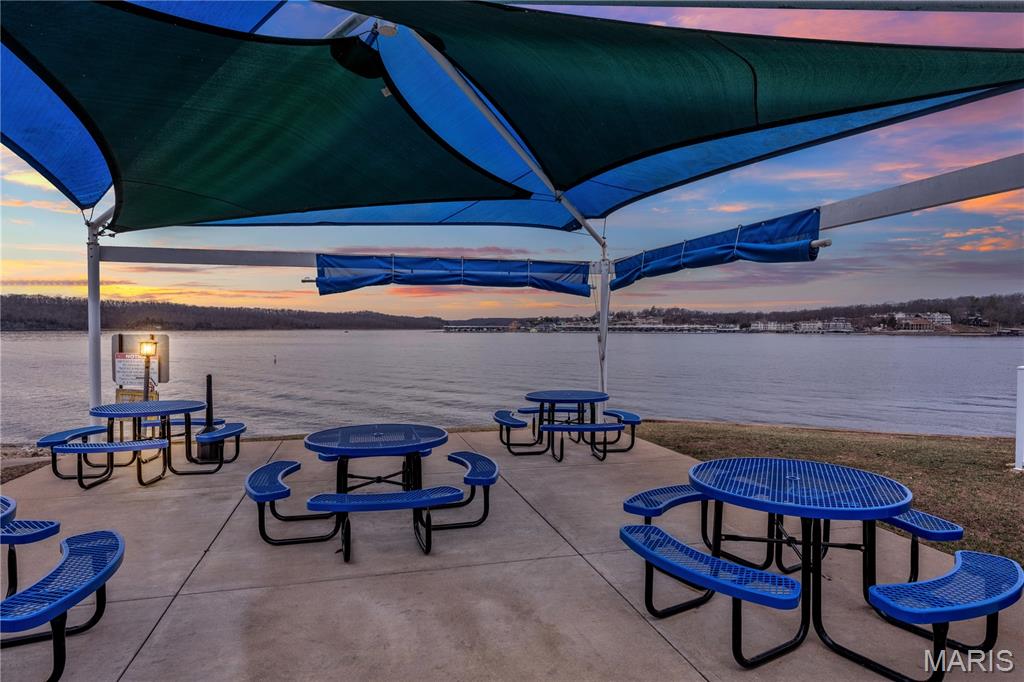 Robins at Waters Edge Condiminium - Residential