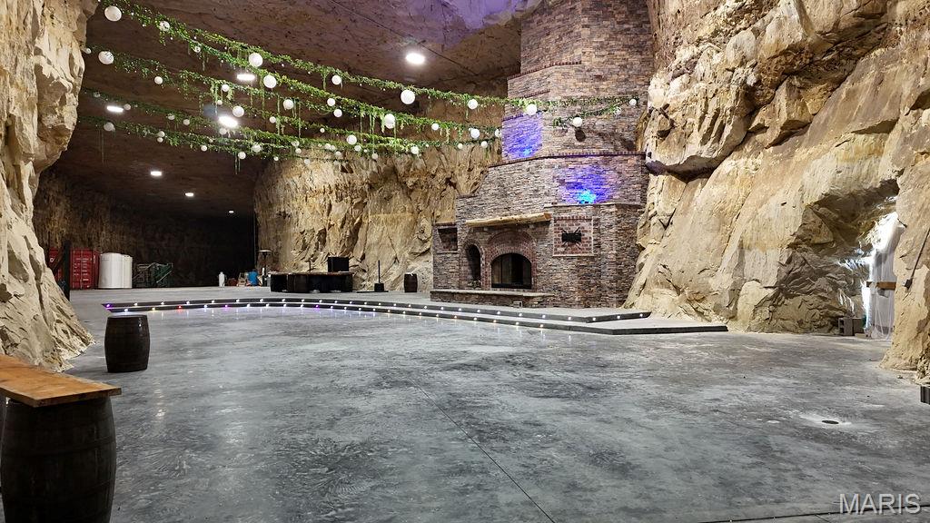 none - Commercial Sale