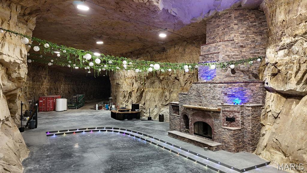 none - Commercial Sale