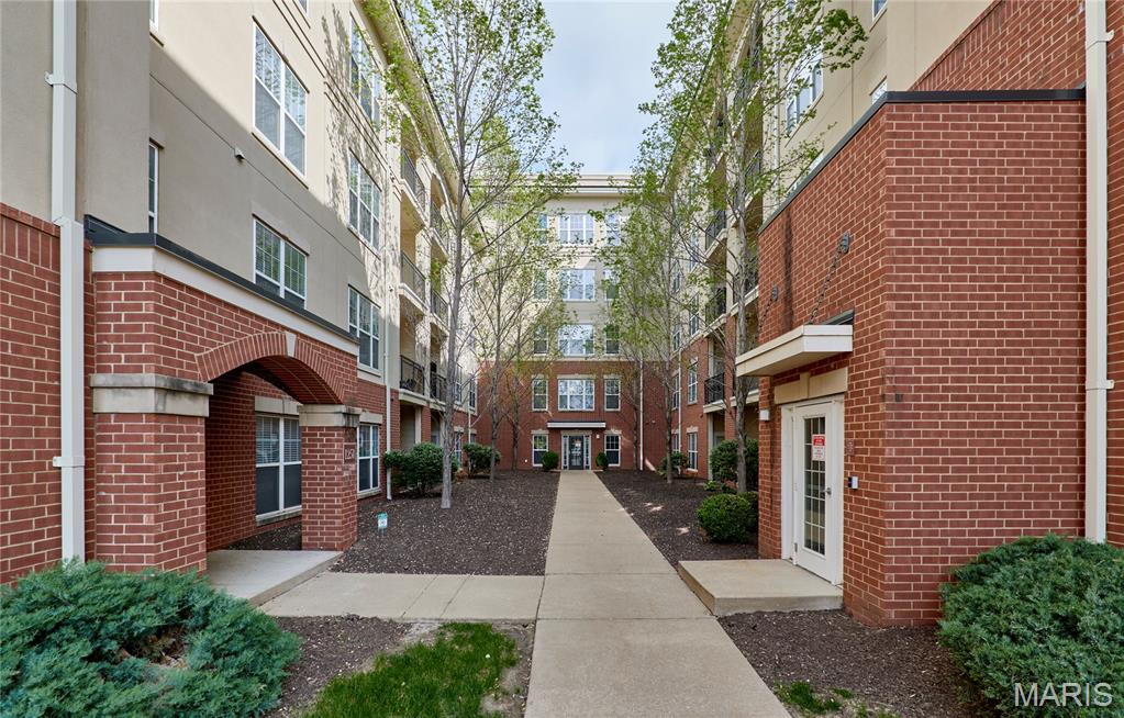 Hanley Station Condo - Residential