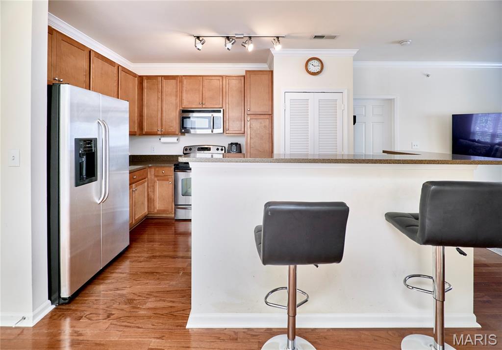 Hanley Station Condo - Residential