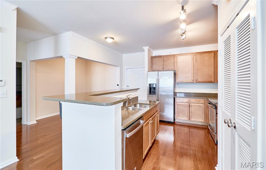 Hanley Station Condo - Residential