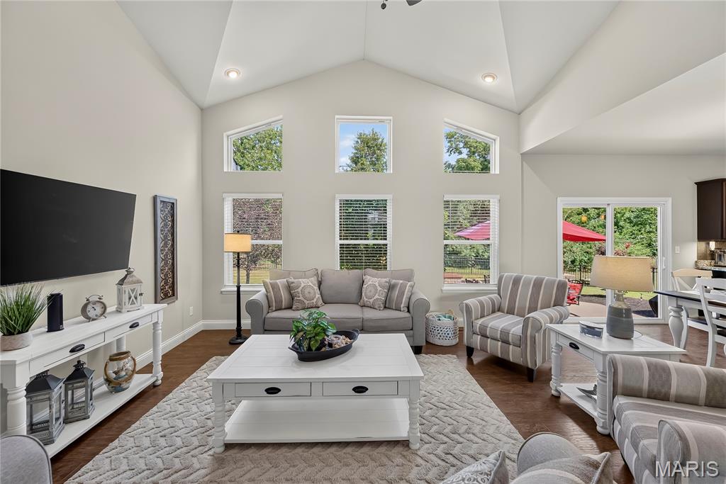 1809 Barclay Trail Drive