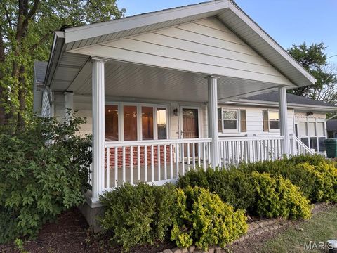 Tiny photo for 2800 S Carolina Street, Louisiana, MO 63353 (MLS # 26029422)