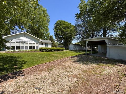 Tiny photo for 2800 S Carolina Street, Louisiana, MO 63353 (MLS # 26029422)