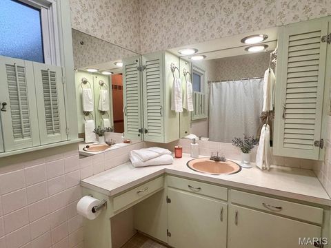 Tiny photo for 2800 S Carolina Street, Louisiana, MO 63353 (MLS # 26029422)