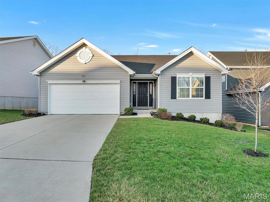 Welcome home! Situated on a quiet cul-de-sac in Rockwood Schools, 3 bed/3 bath ranch offers over 2,100 sq ft. Stepping inside, you’re welcomed by an open floorplan with vaulted ceilings that flow into a bright living room with LVP flooring and abundant natural light. The living room connects seamlessly to the dining area and kitchen, where white cabinetry, granite counters, stainless appliances, and a breakfast bar create a warm, functional space. A sliding door leads to the spacious deck overlooking the wooded backdrop. Down the hall are two comfortable bedrooms and a full bath, followed by the spacious primary suite featuring a walk-in closet and private bath. The finished walkout lower level adds a large rec room, a sleeping area, a full bath, and generous storage, all opening to a patio and the tree-lined yard backing to wooded common grounds. Located in a quiet neighborhood with a beautifully maintained living space and a peaceful, private setting.