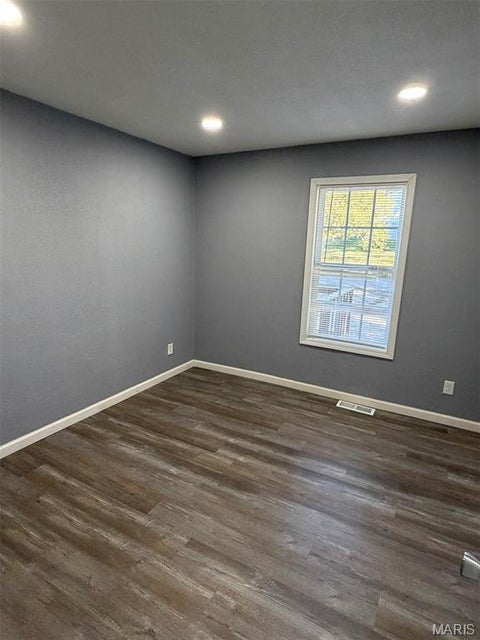 Tiny photo for 1403 S 12th Street, Poplar Bluff, MO 63901 (MLS # 26069003)
