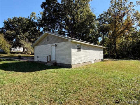 Tiny photo for 1403 S 12th Street, Poplar Bluff, MO 63901 (MLS # 26069003)