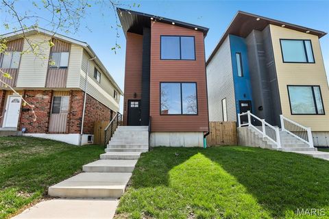 Photo of 4446 Norfolk Avenue, St Louis, MO 63110 (MLS # 26031103)