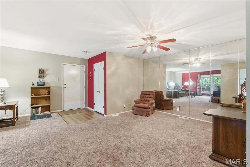 Lin Capri Condo - Residential