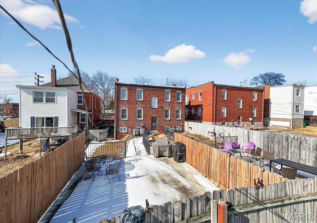 1446-1448 Tamm Condos - Residential