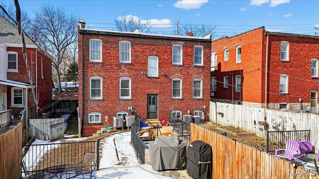 1446-1448 Tamm Condos - Residential