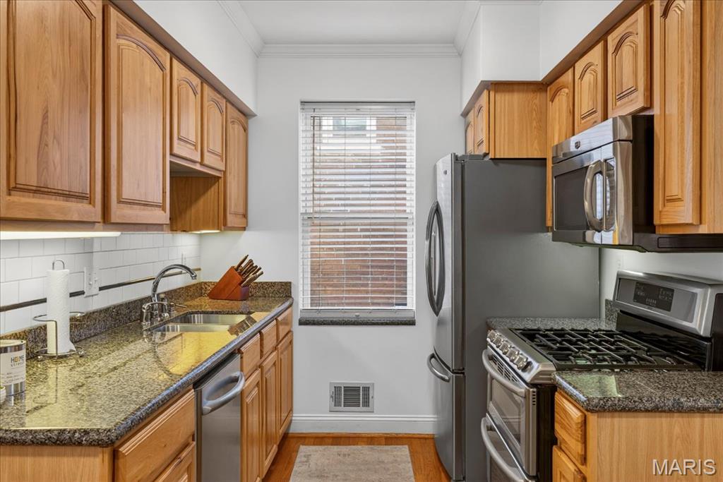 1446-1448 Tamm Condos - Residential