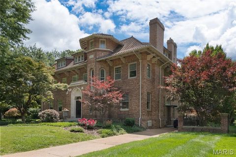 Photo of St Louis, MO 63108 (MLS # 26012803)