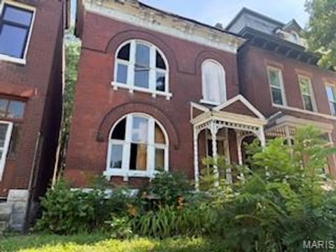 Tiny photo for 2906 Park Avenue, St Louis, MO 63104 (MLS # 26022302)