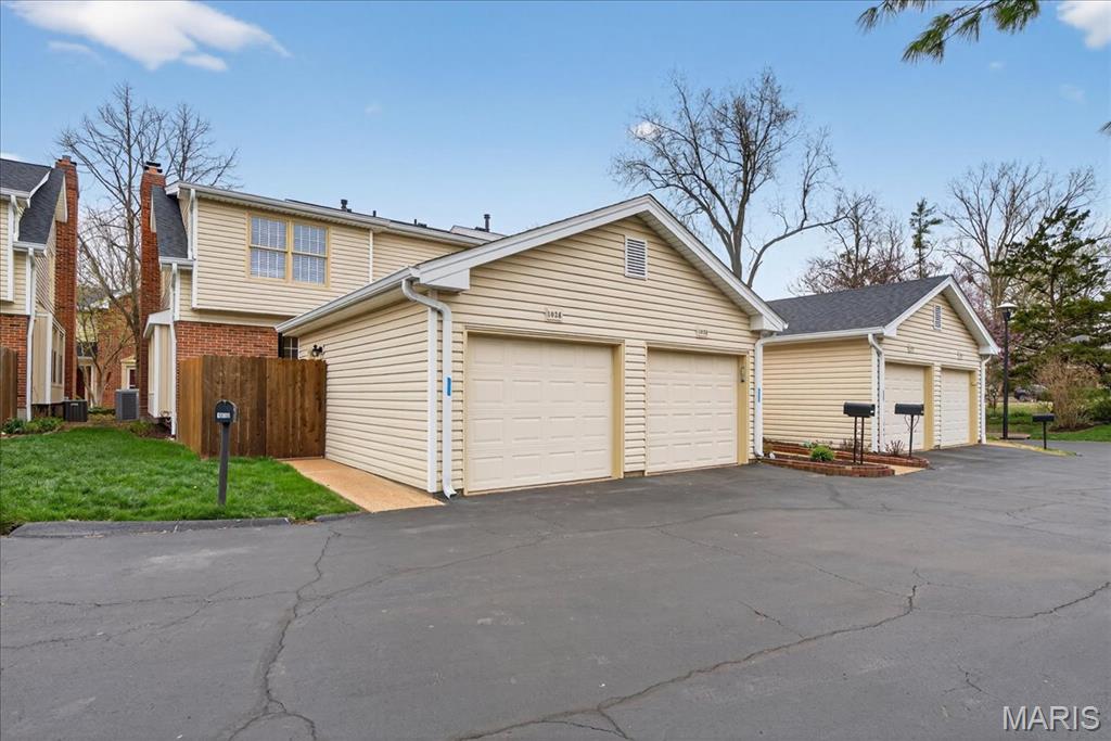 Brooksgate Manor - Residential