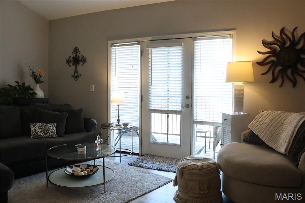 885 Forest Avenue 303