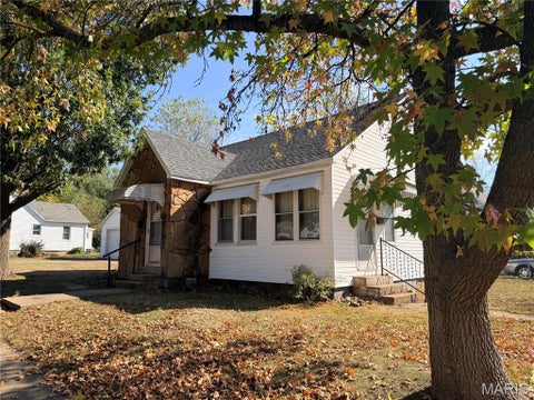 Photo of 486 N Jackson Avenue, Lebanon, MO 65536 (MLS # 26068849)