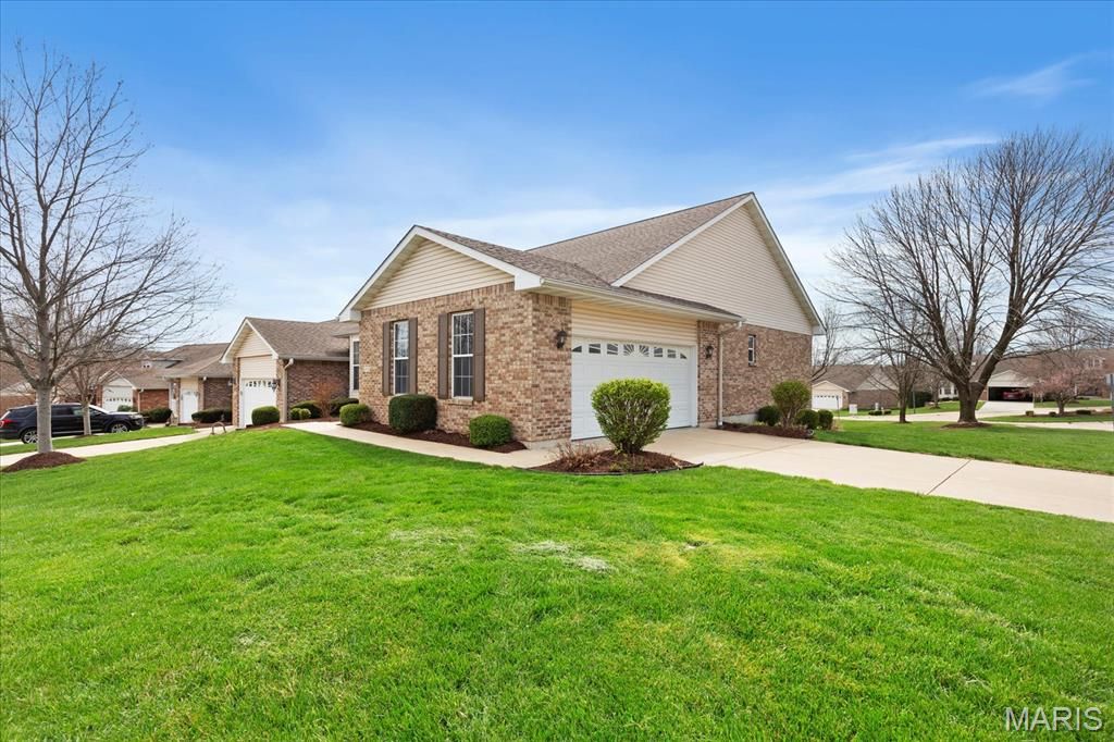 Photo of 2919 Mac Arthur Drive #29, St Charles, MO 63301 (MLS # 26016300)