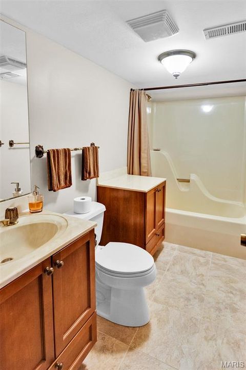 Tiny photo for 15142 Highcroft Drive Drive, Chesterfield, MO 63017 (MLS # 25081705)