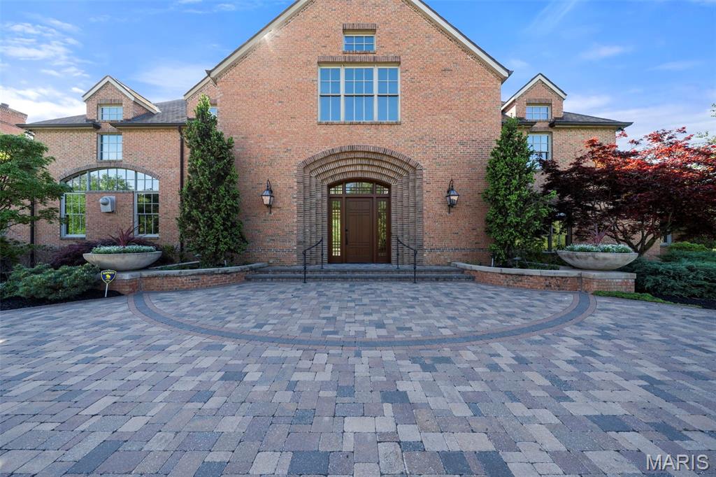 17 Bridle Ridge Lane