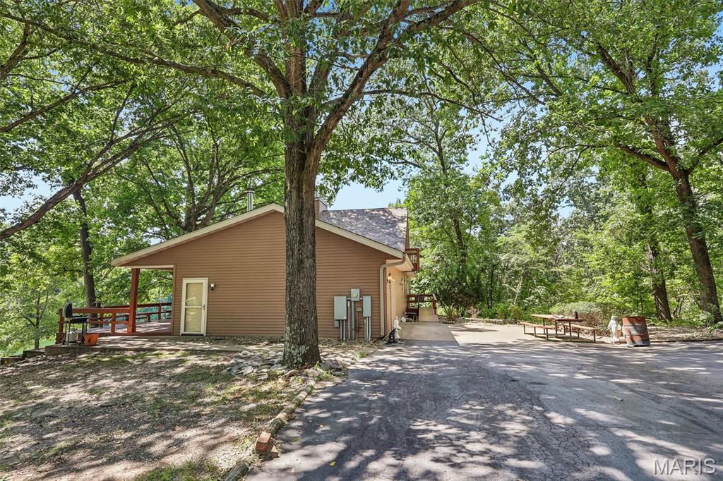 11706 Walshville Trail