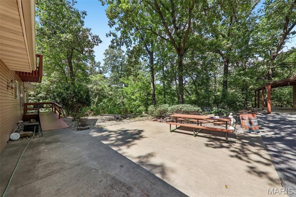 11706 Walshville Trail