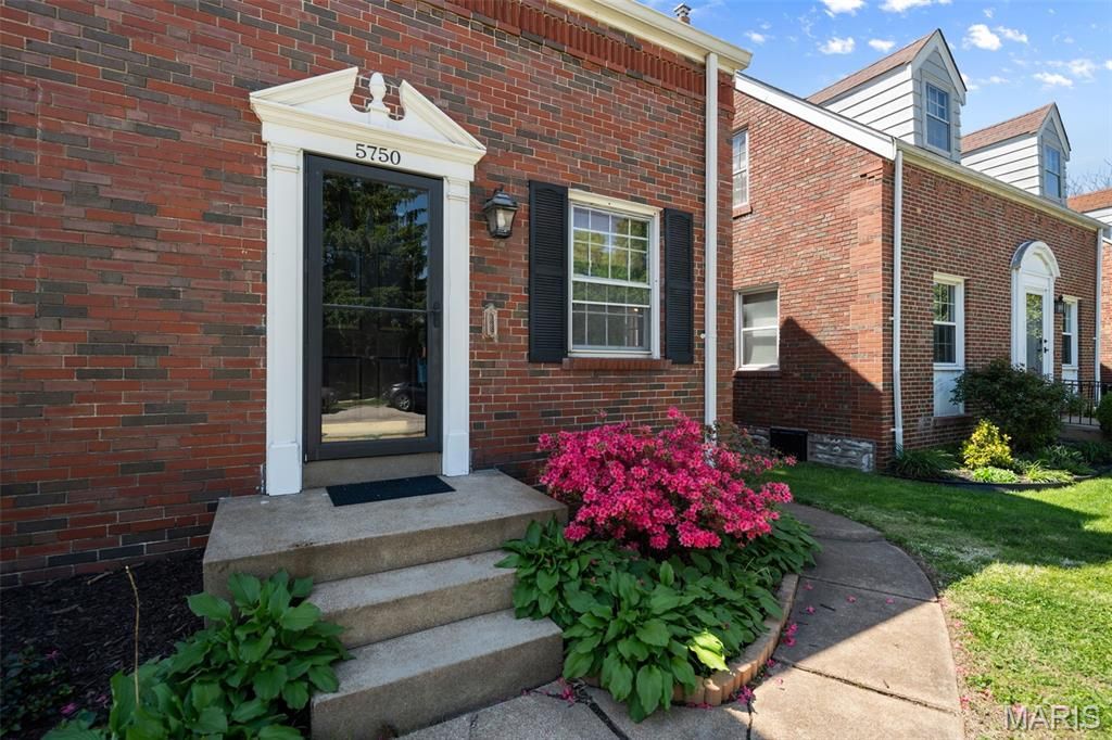 Photo of 5750 Gresham Avenue, St Louis, MO 63109 (MLS # 26023746)
