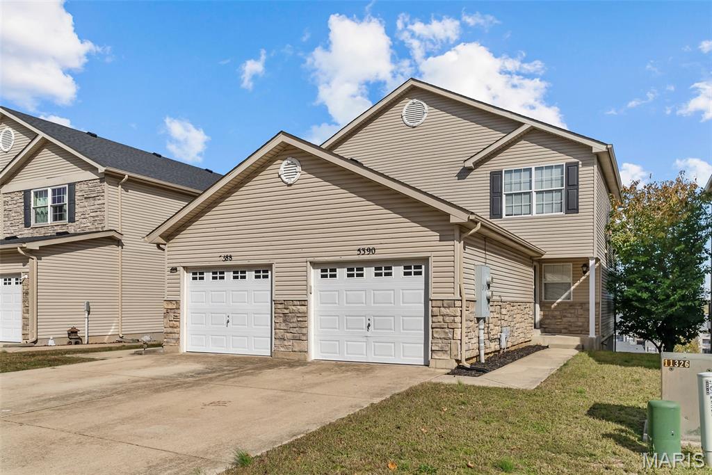 5390 Lakewood Terrace