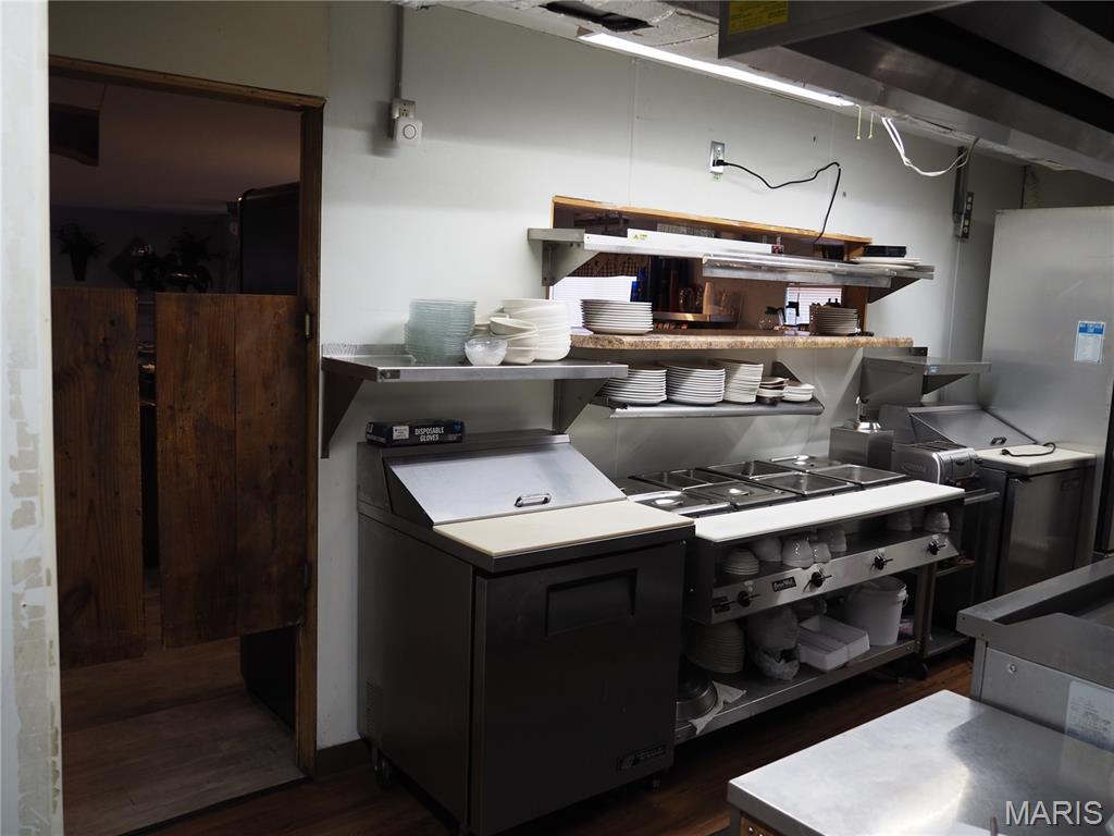 none - Commercial Sale