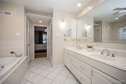 Tiny photo for 3 Wilshire Terrace, Webster Groves, MO 63119 (MLS # 26067048)