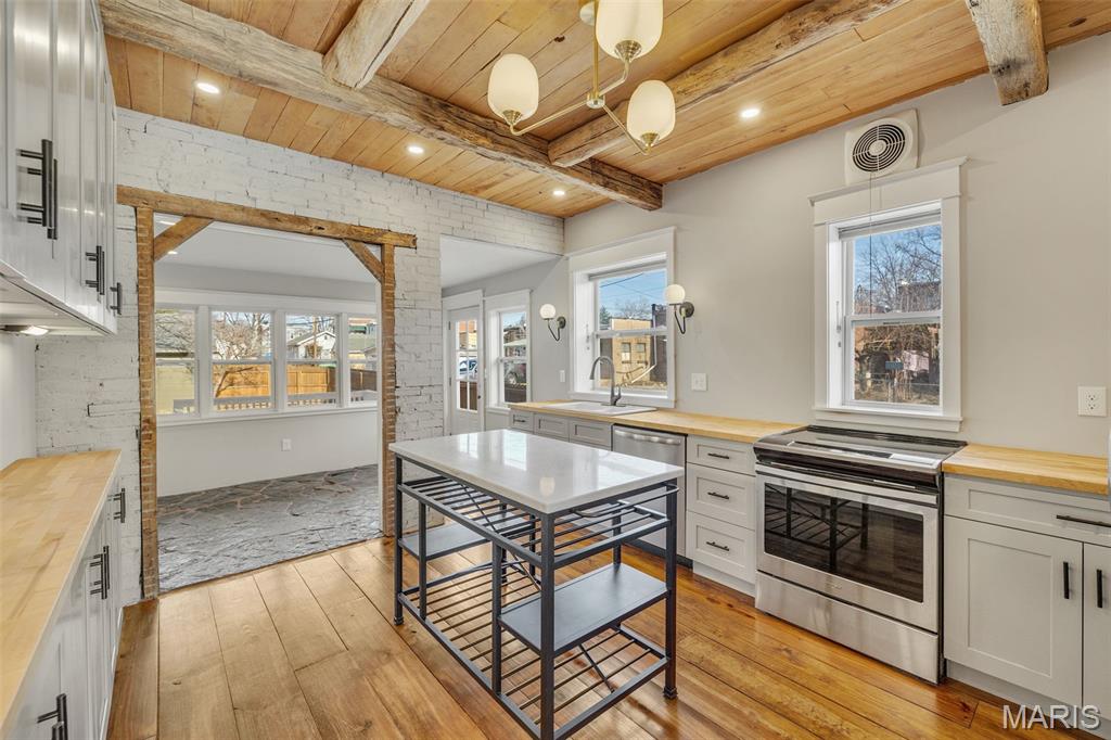 Hauers Joseph J Ivanhoe Place Add - Residential