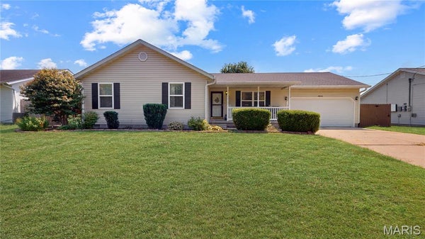 9856 OAK GROVE SCHOOL RD, LEBANON, IL 62254 - Image bef93d4cdd2b1c1bed5e60dcef84c429/2641119783